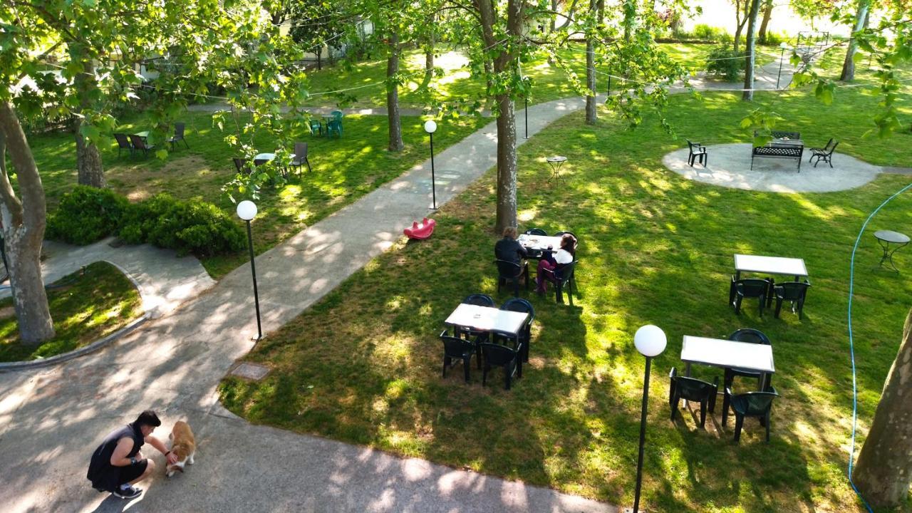 Krinídhes Yannis Hotel מראה חיצוני תמונה