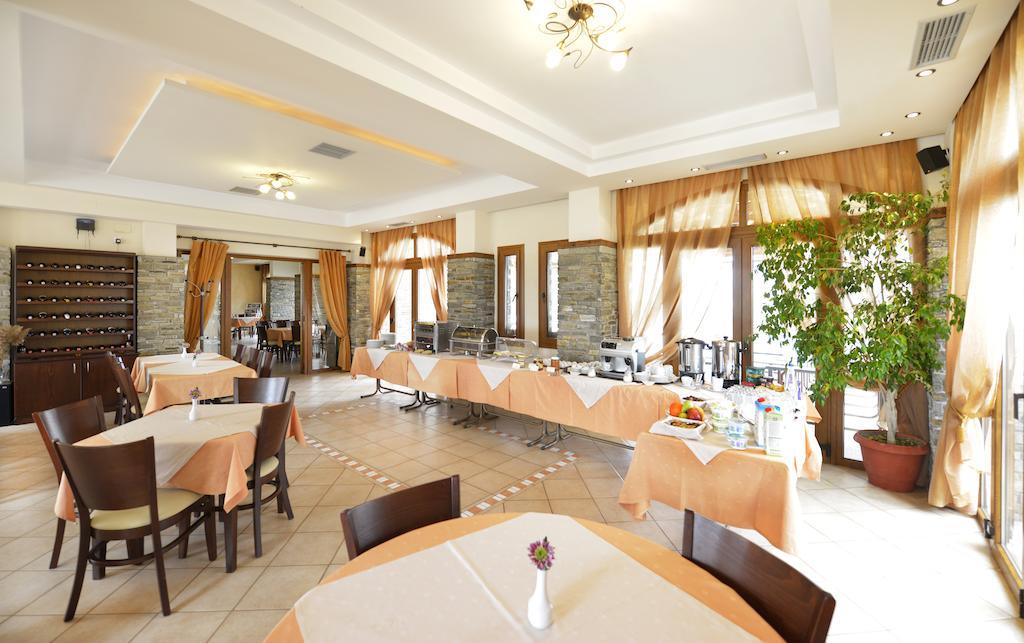 Krinídhes Yannis Hotel מראה חיצוני תמונה